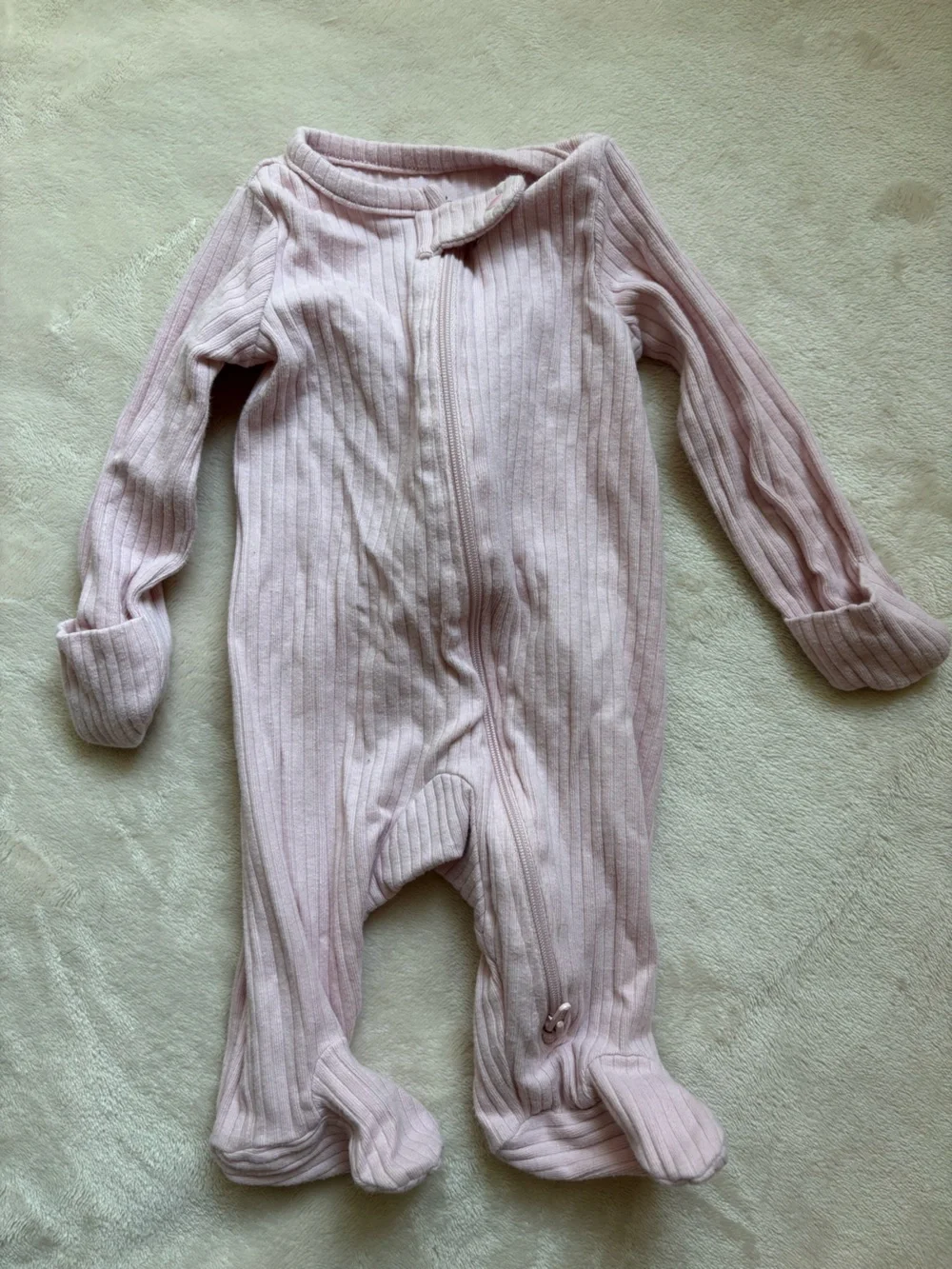 Carters baby newborn lot. 8 pieces. cotton sleepers EUC size newborn pajamas